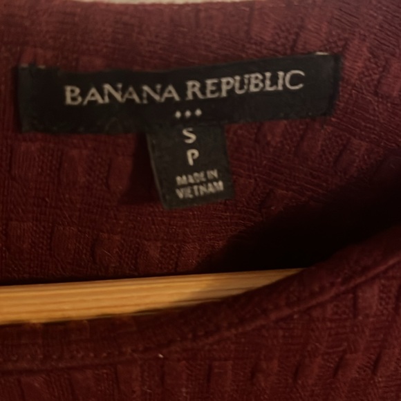 Burgundy structured top
Great for the office - Picture 3 of 4